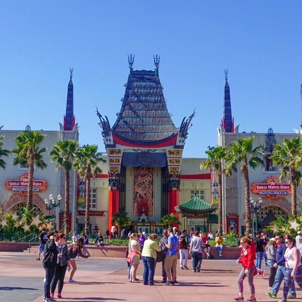 Unauthorized Tour Guide “Hacks” Disney World Queue Lines