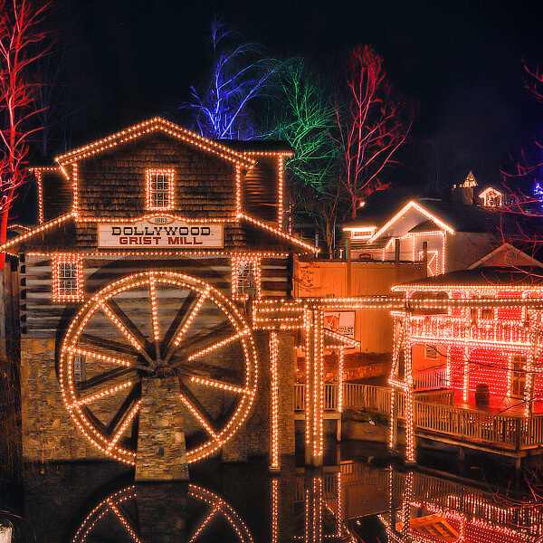 Dollywood Nominated to Win (Again) USA Today’s Best Theme Park Holiday