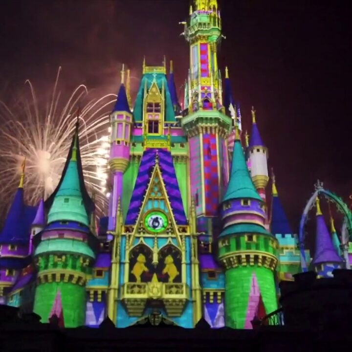 Minnie’s Wonderful Christmastime Fireworks Debut at Magic Kingdom