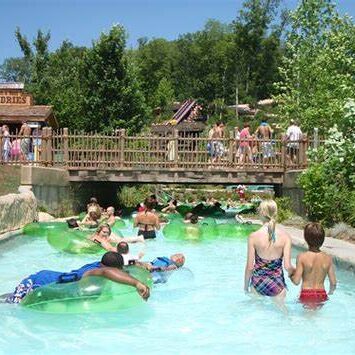 Dollywood’s Splash Country Water Park Opens for 2022