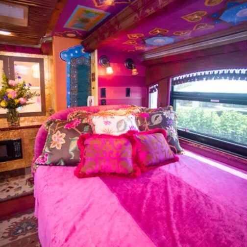 Dolly Parton Parks Her “Gypsy Wagon” Tour Bus for Guests to Use at Dollywood