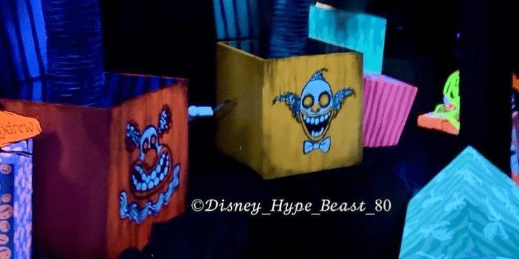 Disneyland Covers Up Terrifying New Clown Faces in Haunted Mansion Holiday Overlay