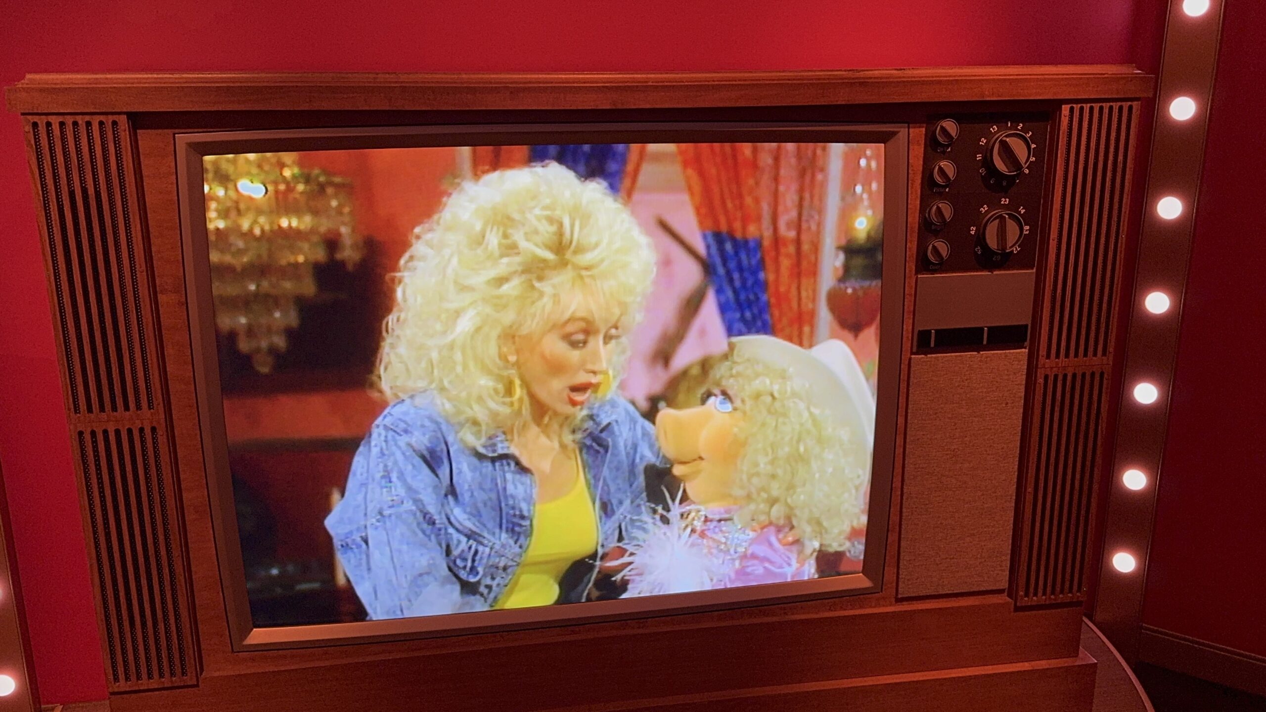 Dolly Parton Miss Piggy