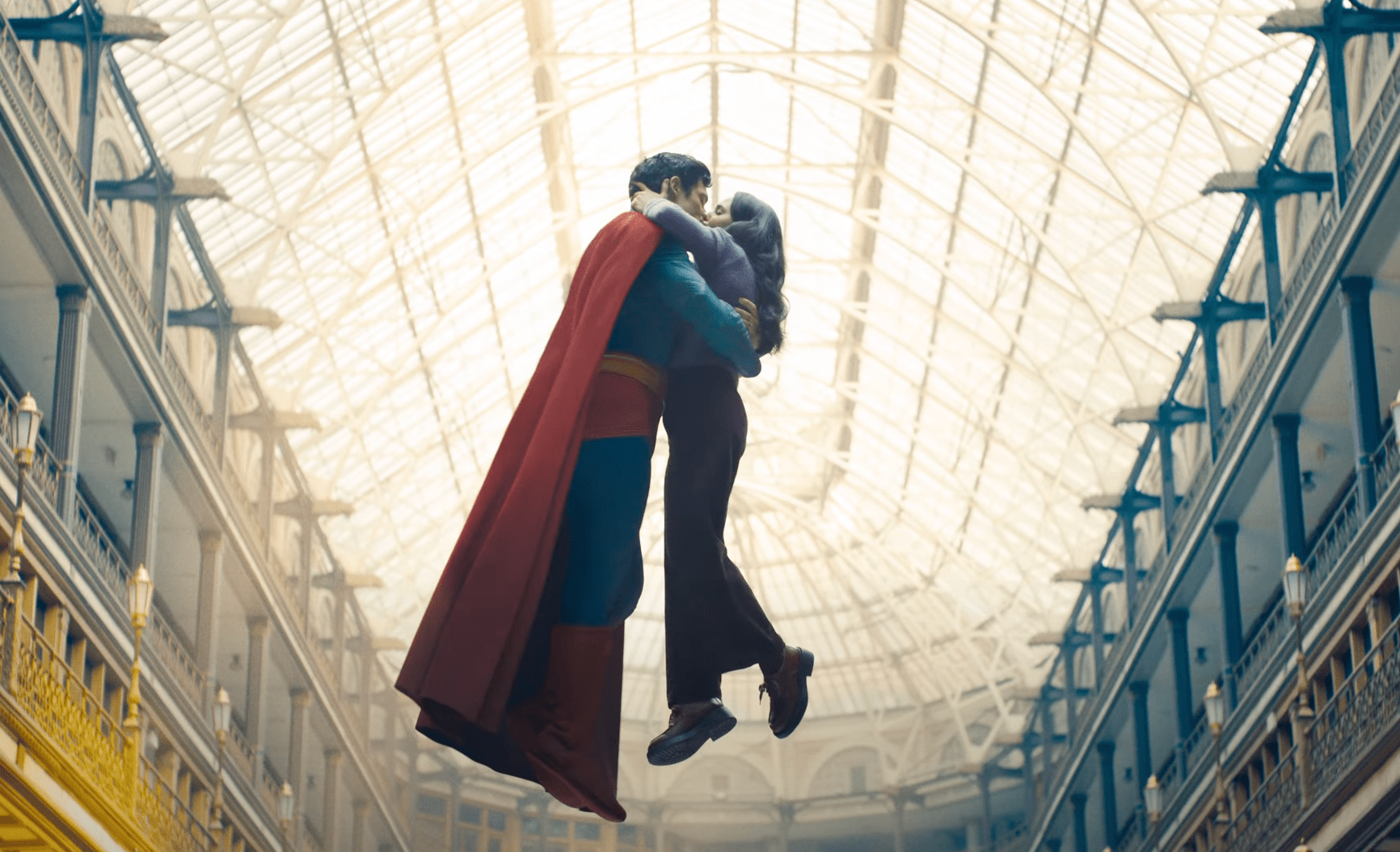 Superman and Lois Kissing