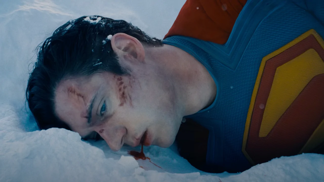 Superman wounded in snow