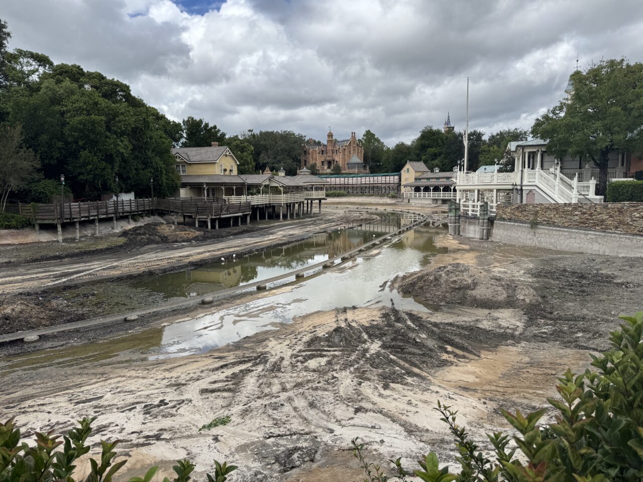 Empty Ribers Disney Fans Furious After Walt Disney World President Calls Beloved ...