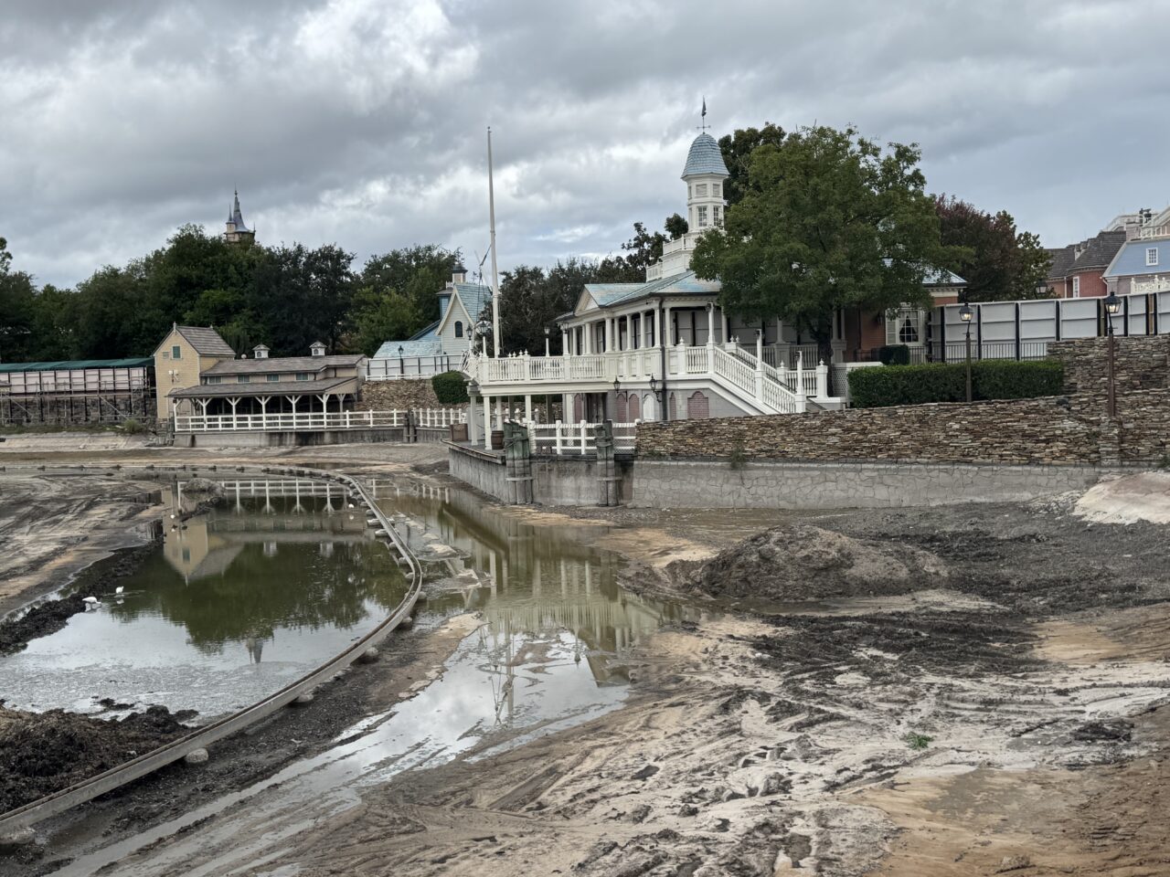 Empty Ribers Disney Demolishes Fort Langhorn at Magic Kingdom on Tom Sawyer Island ...