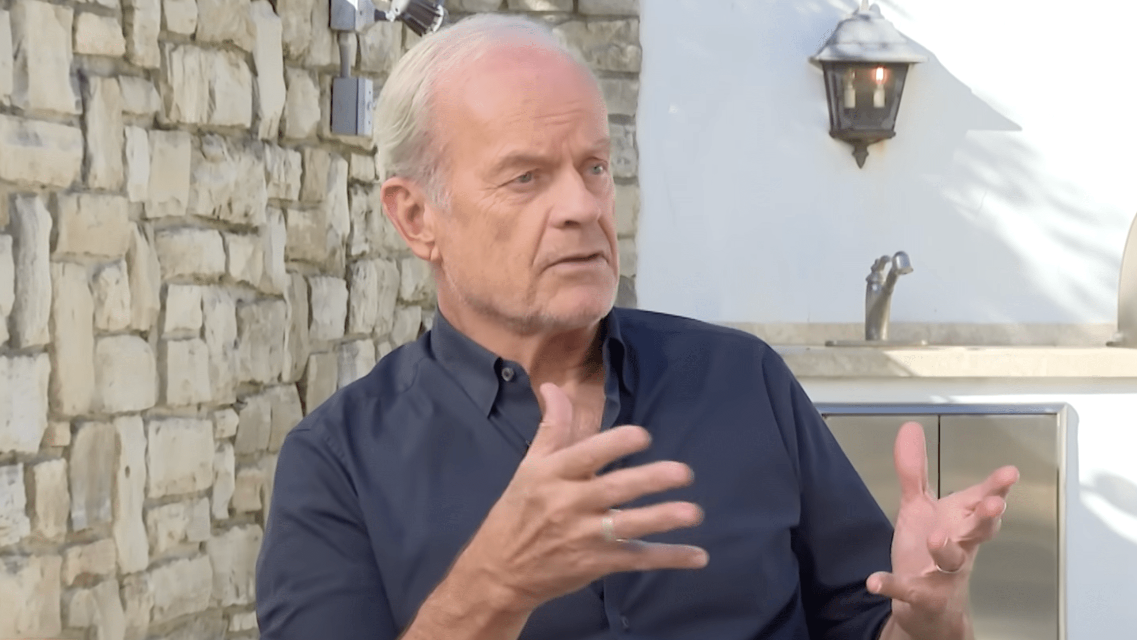 Kelsey Grammer 2 Kelsey Grammer Interview outside