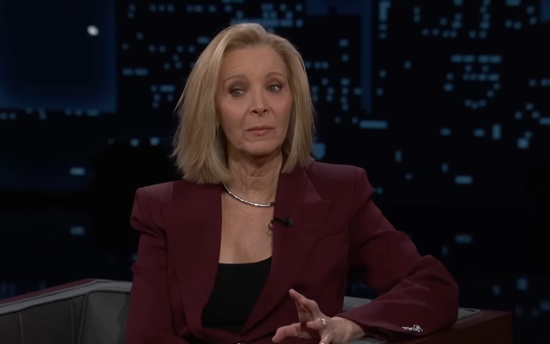 Lisa Kudrow Bashes Male ‘Friends’ Writers — Claims “Mean” Environment Fueled the Show