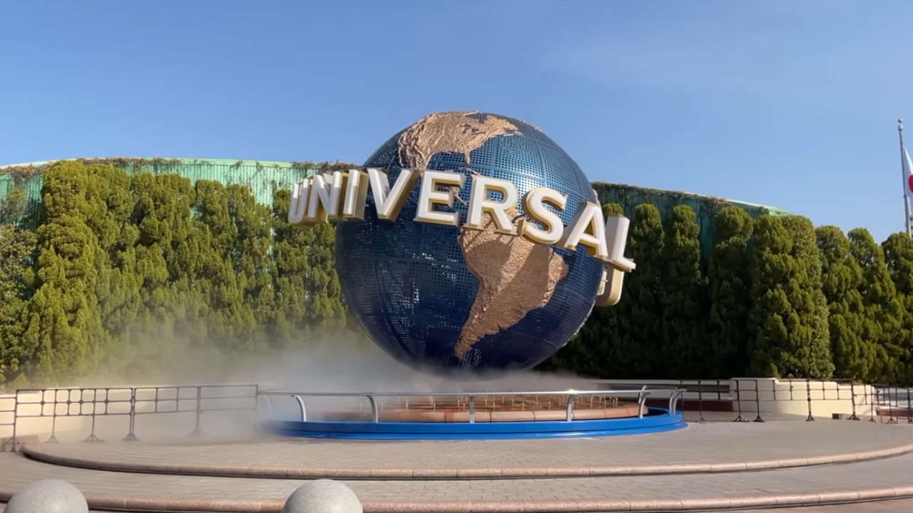 Universal Globe