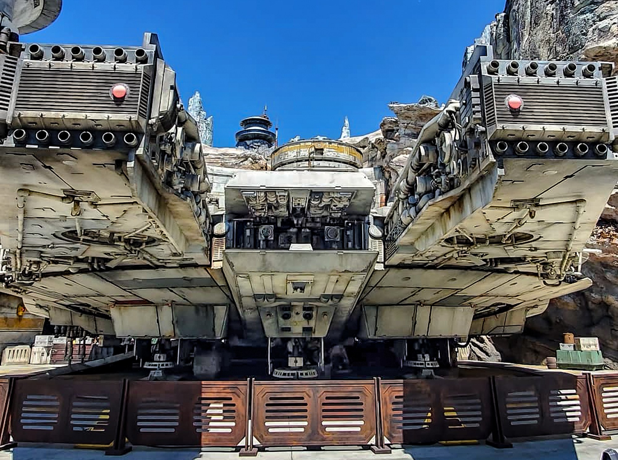 Millennium Falcon at Galaxys Edge